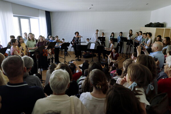 hausvollmusik 44